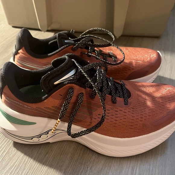 Saucony Endorphin Shift 3 - Picture 1 of 10